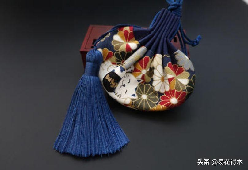 香水價(jià)格排名,??香水價(jià)格排名大解密??貴族香氛與平價(jià)之美的碰撞！