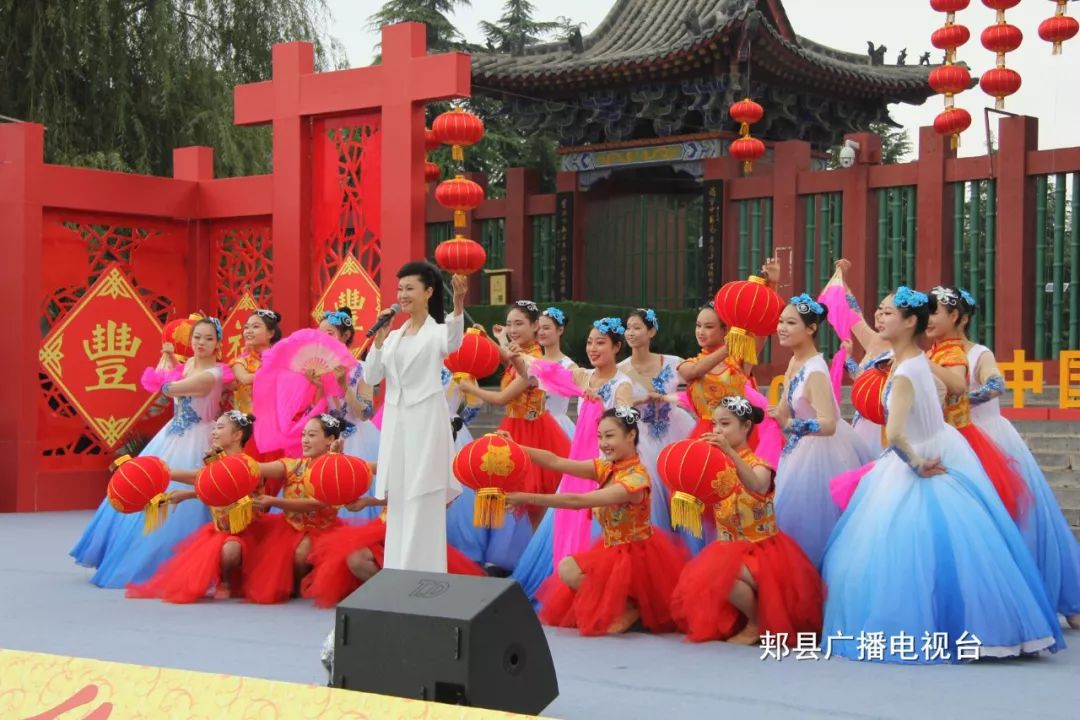 張地現(xiàn)場創(chuàng)作歌曲，音樂、友情與家的溫馨故事