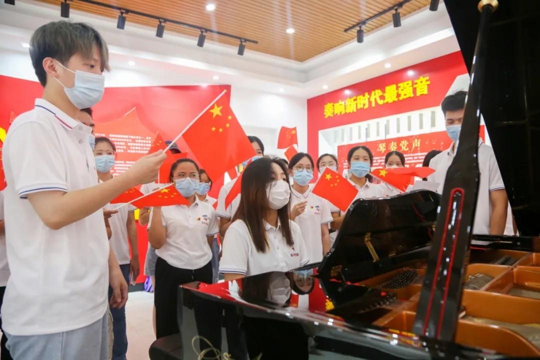 2025最新網絡紅歌，學習變化，自信成就未來，唱響勵志之歌的時代旋律